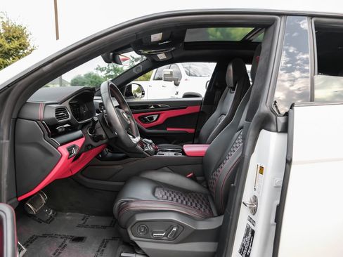 Used 2022 Lamborghini Urus image 40