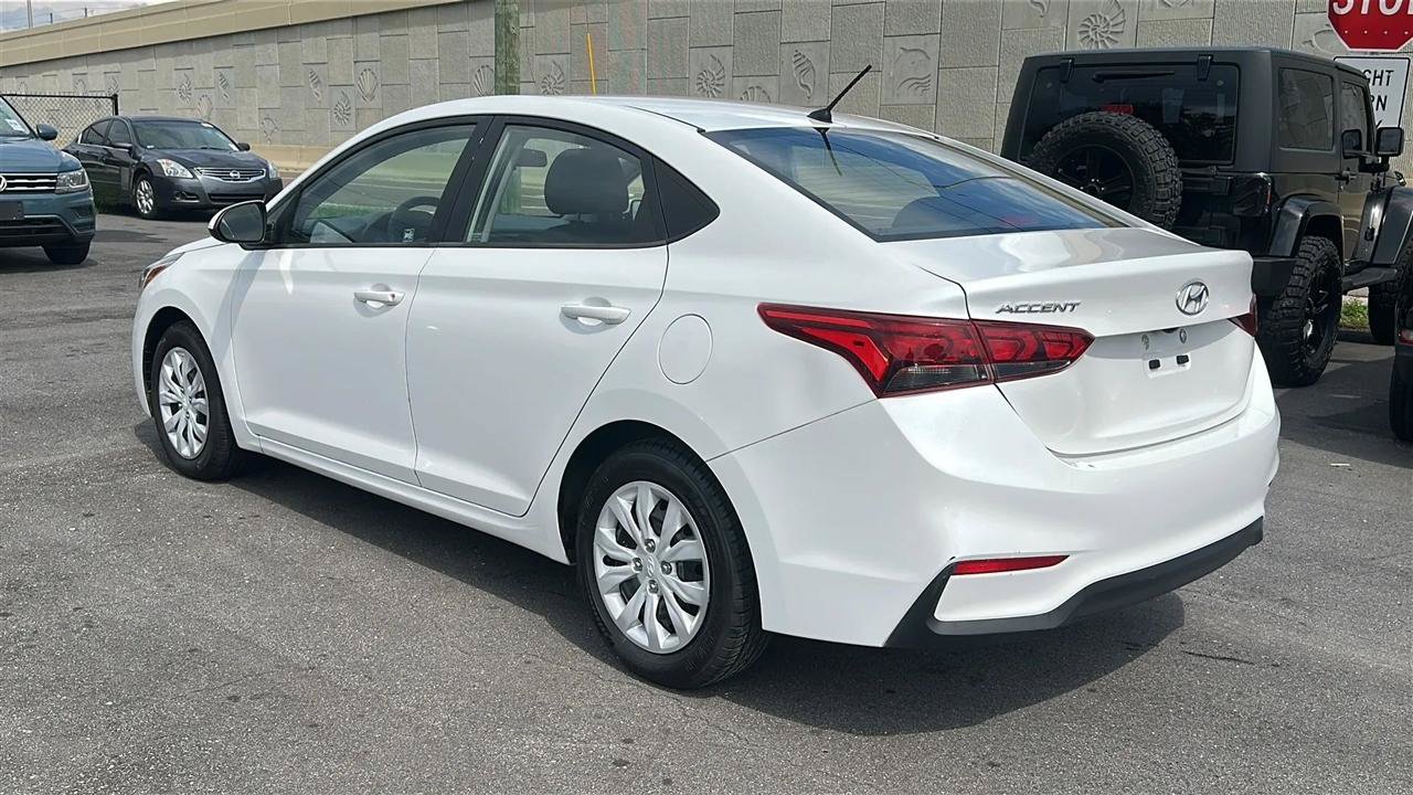 Used 2020 Hyundai Accent SE FWD image 11