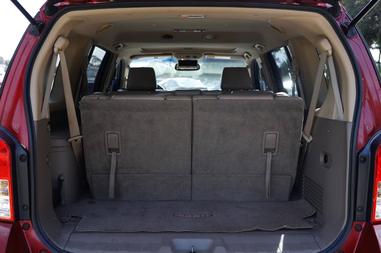 Used 2009 Nissan Pathfinder LE AWD/4WD image 26