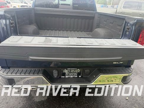 Used 2021 GMC Sierra 1500 SLT w/ SLT Premium Package image 17