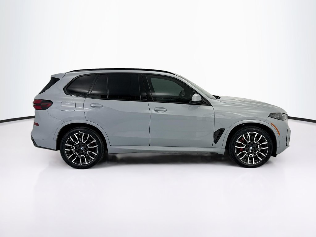 Certified 2025 BMW X5 xDrive40i w/ M Sport Package AWD/4WD image 4