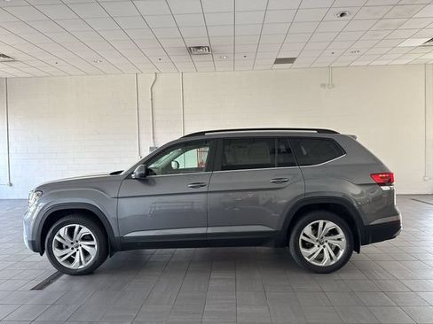 Used 2022 Volkswagen Atlas SE FWD image 2