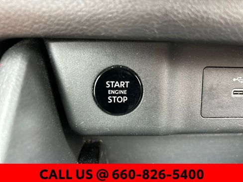 Used 2025 Nissan Rogue SV AWD/4WD image 17