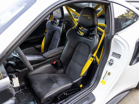 Used 2019 Porsche 911 GT3 RS image 5