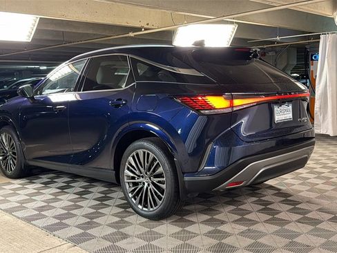 Used 2025 Lexus RX 450h AWD w/ Luxury Package image 6