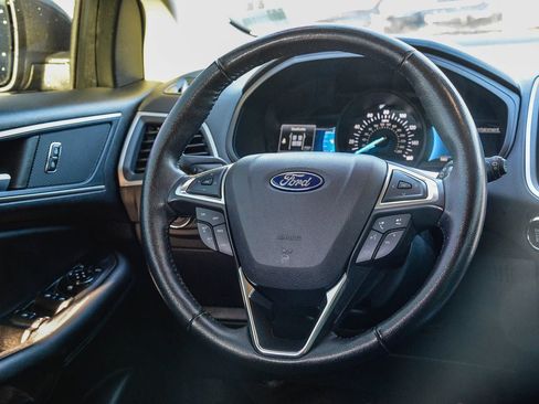 Used 2022 Ford Edge SEL w/ Convenience Package image 15