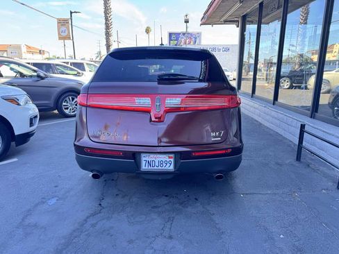 Used 2012 Lincoln MKT AWD image 3