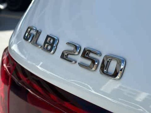 Certified 2025 Mercedes-Benz GLB 250 4MATIC image 9