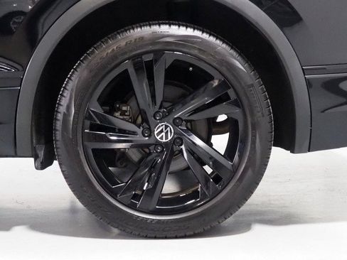 Used 2024 Volkswagen Tiguan SE R-Line FWD image 41