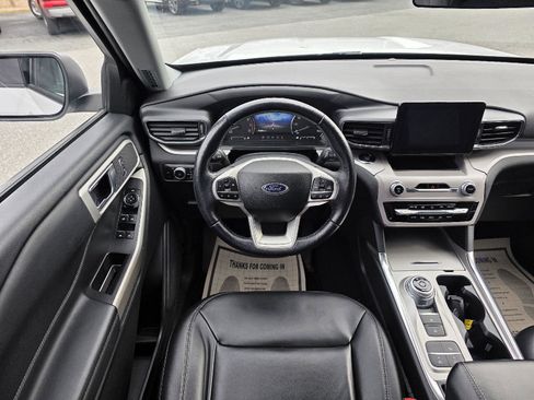 Used 2023 Ford Explorer XLT w/ Equipment Group 202A image 25