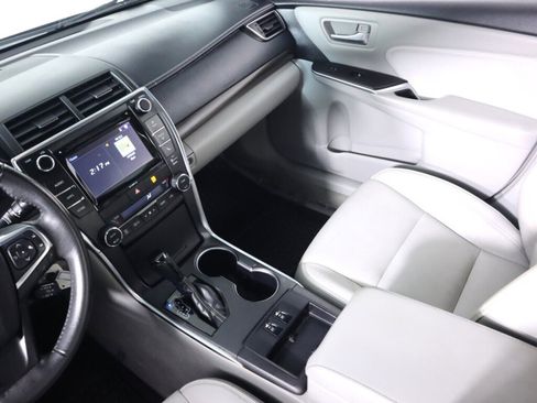 Used 2016 Toyota Camry XLE FWD image 29