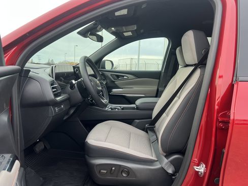 New 2026 Chevrolet Traverse LT w/ LPO, Floor Liner Package image 4