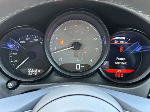 Certified 2024 Porsche Macan S AWD/4WD image 28