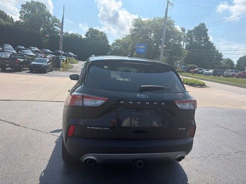 Used 2022 Ford Escape Titanium w/ Titanium Elite Package AWD/4WD image 4