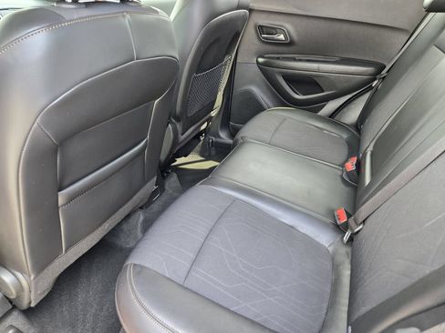 Used 2022 Chevrolet Trax LT w/ Driver Confidence Package AWD/4WD image 31