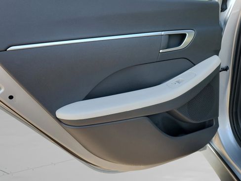 Used 2025 Hyundai Sonata SE image 27