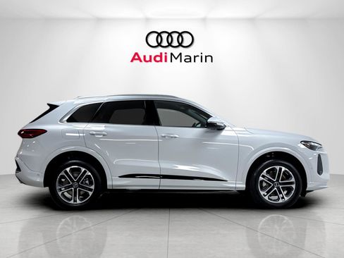 Used 2025 Audi Q5 Premium w/ Convenience Package AWD/4WD image 6