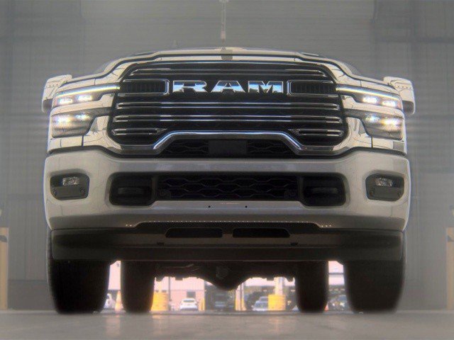 Used 2026 RAM 2500 Laramie AWD/4WD image 4