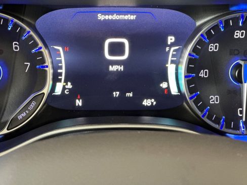 New 2026 Chrysler Pacifica Select FWD image 23