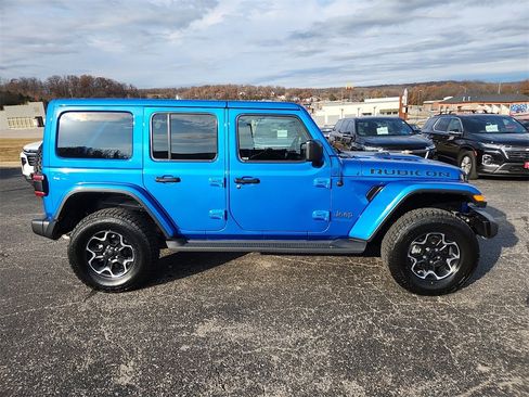 Used 2022 Jeep Wrangler Unlimited Rubicon 4xe w/ Cold Weather Group image 9