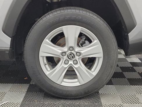 Used 2019 Toyota RAV4 XLE FWD image 10