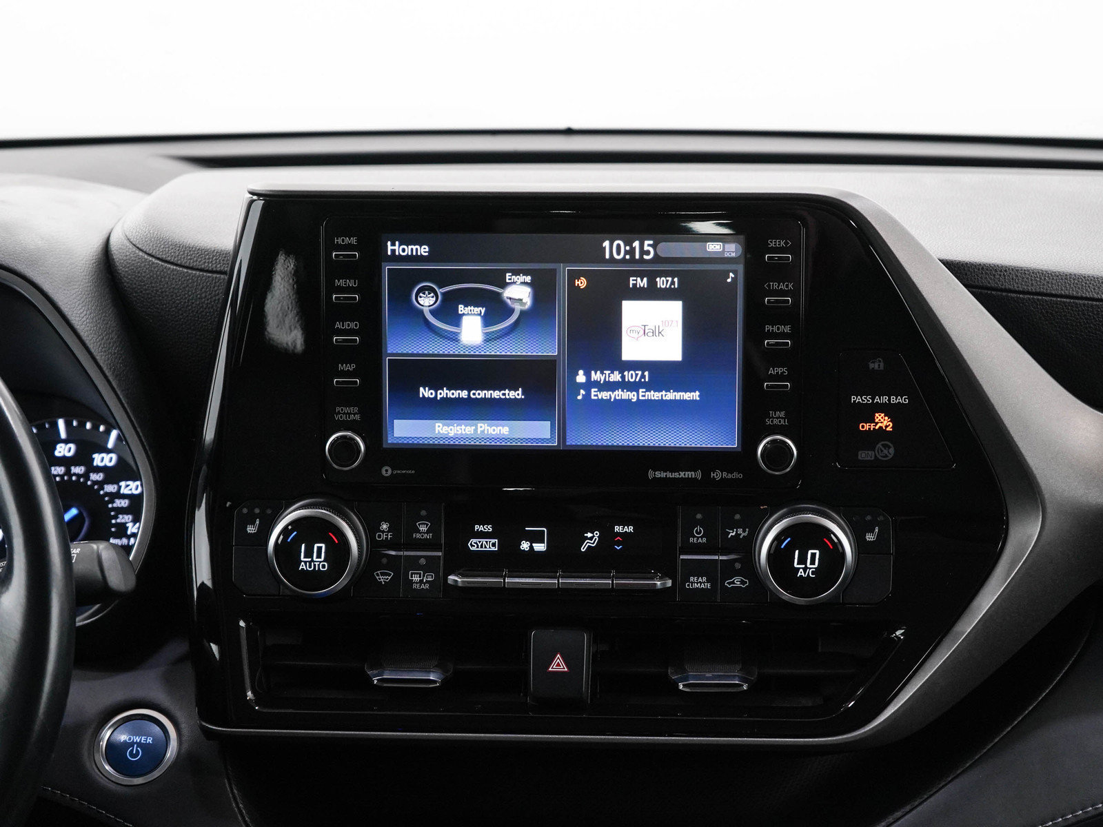 Used 2021 Toyota Highlander XLE AWD/4WD image 16