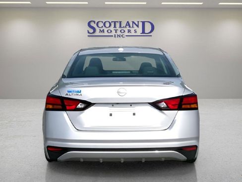 Used 2025 Nissan Altima 2.5 SV FWD image 7