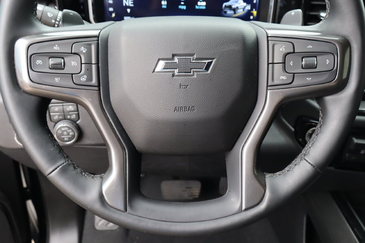 Used 2026 Chevrolet Silverado 1500 ZR2 w/ Dark Appearance Package AWD/4WD image 12