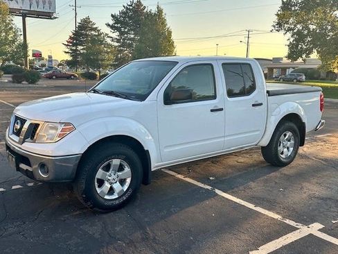 Used 2009 Nissan Frontier SE w/ SE Value Truck Pkg image 3