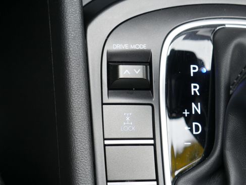 Used 2025 Hyundai Kona SE image 21