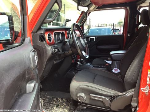 Used 2020 Jeep Gladiator Rubicon AWD/4WD image 8