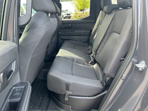 Used 2025 Toyota Tacoma SR5 AWD/4WD image 9