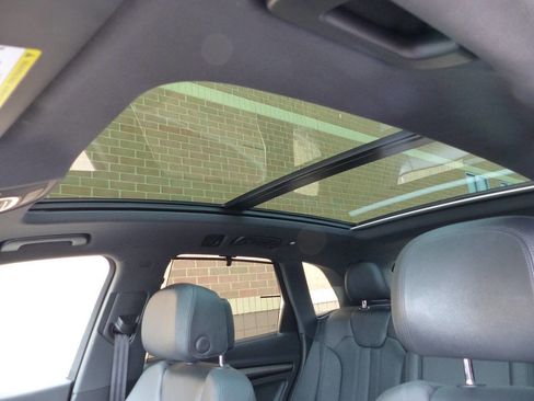 Used 2018 Audi SQ5 Prestige w/ Prestige Package image 33