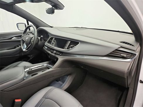 Used 2024 Buick Enclave Premium image 41