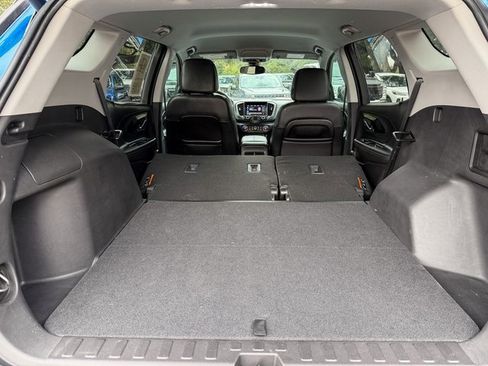 Used 2024 GMC Terrain AT4 w/ Infotainment Package II image 22