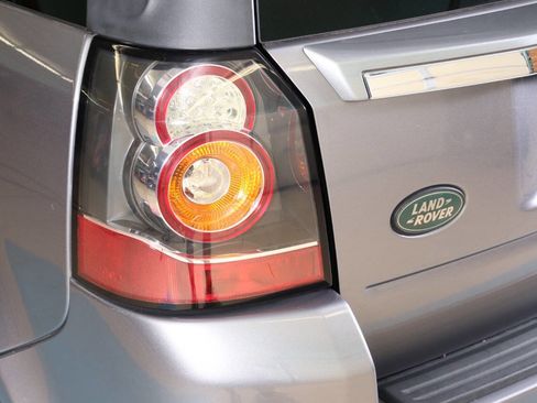 Used 2013 Land Rover LR2 HSE image 17