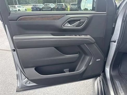 Used 2024 Chevrolet Tahoe Premier w/ Premium Package AWD/4WD image 8
