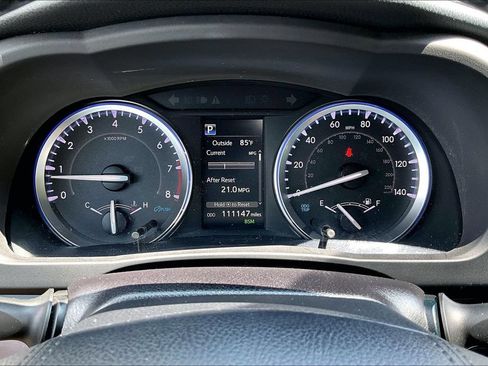 Used 2019 Toyota Highlander XLE AWD/4WD image 13