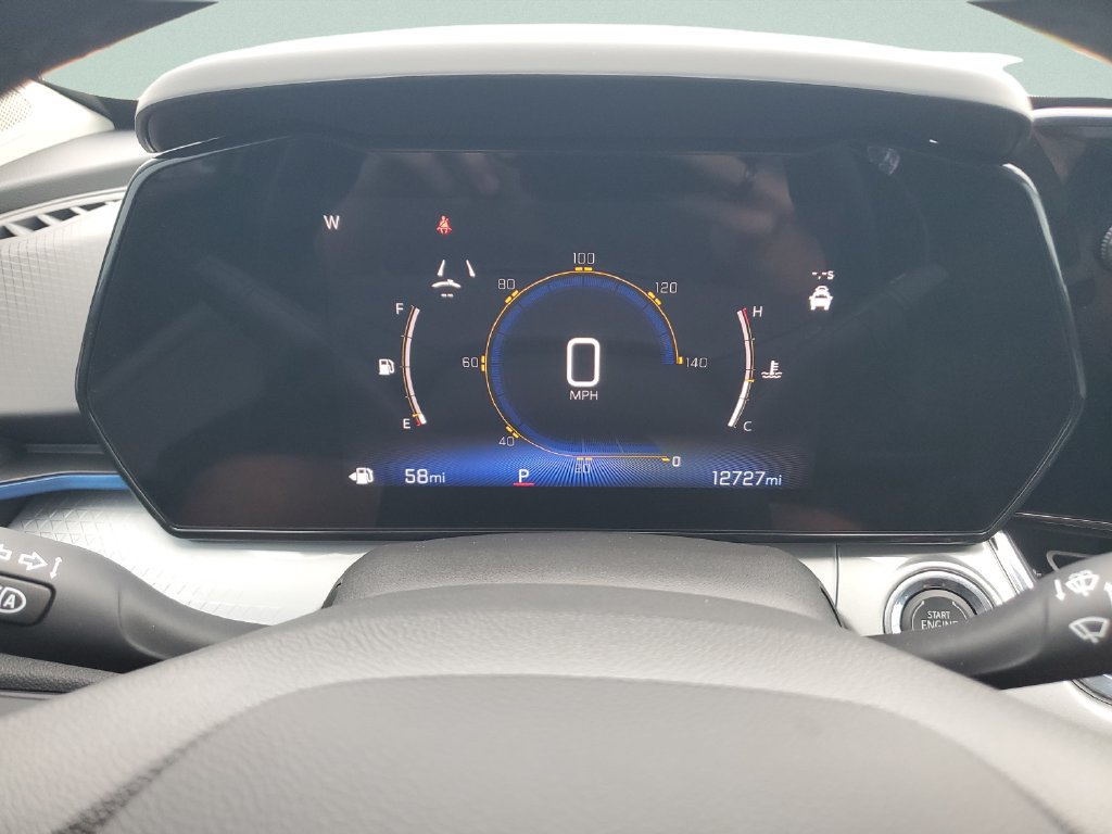 Used 2025 Chevrolet Trax LT w/ Driver Confidence Package FWD image 24