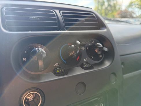 Used 2004 Nissan Xterra XE image 34