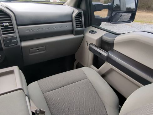 Used 2019 Ford F250 XL w/ STX Appearance Package image 15