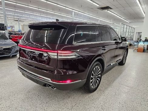 Used 2023 Lincoln Aviator AWD w/ Premium Package image 4