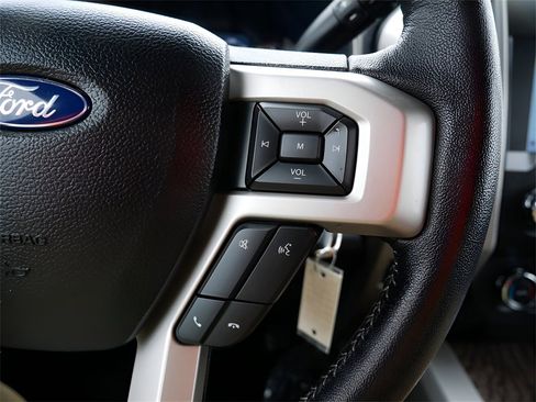 Used 2019 Ford F350 Lariat w/ Chrome Package image 19