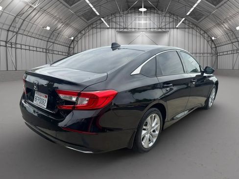 Used 2018 Honda Accord LX image 6