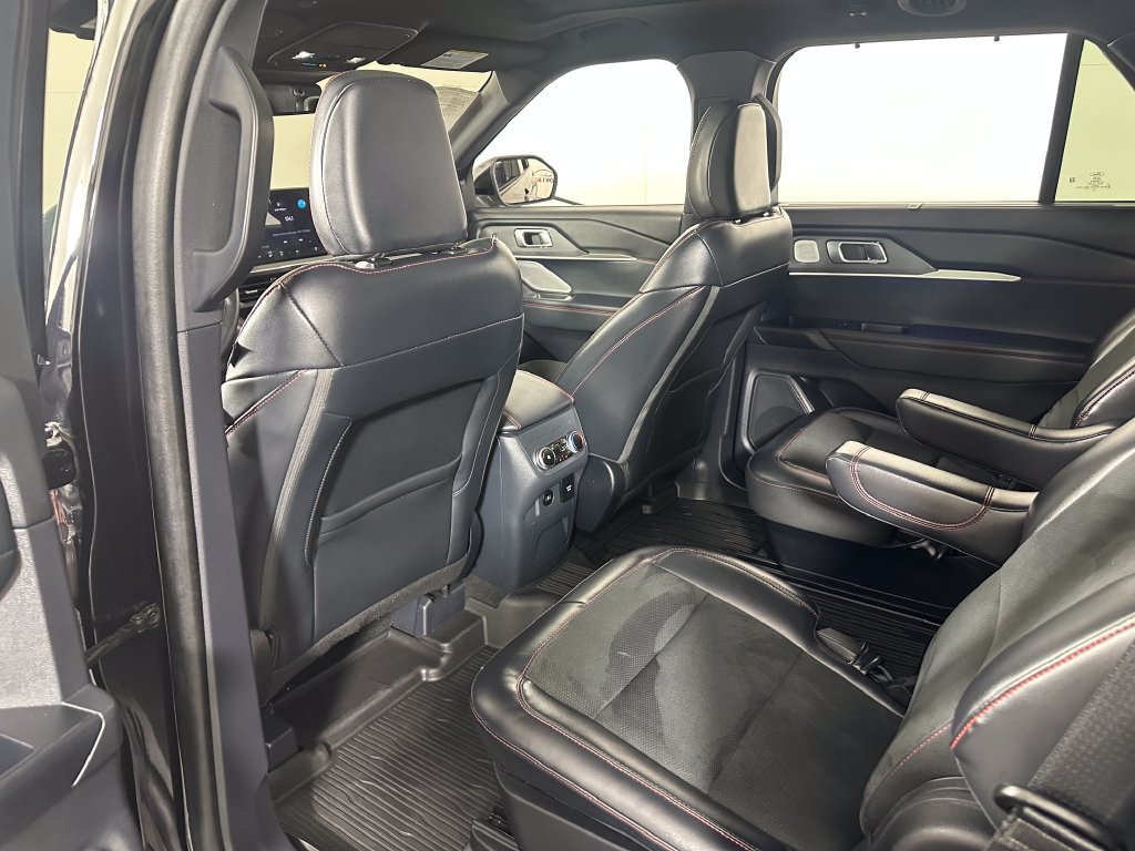Used 2025 Ford Explorer ST AWD/4WD image 25