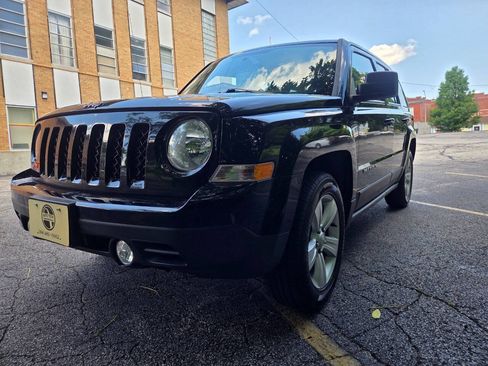 Used 2016 Jeep Patriot Sport w/ Power Value Group FWD image 12