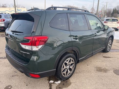 Used 2023 Subaru Forester Premium image 19