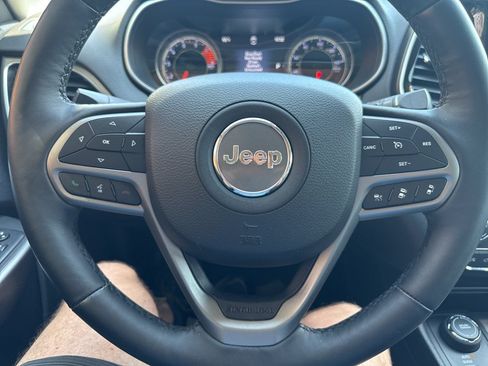 Used 2019 Jeep Cherokee Limited w/ Luxury Group AWD/4WD image 27