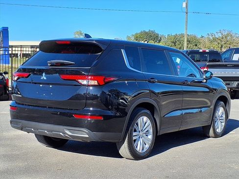 Used 2024 Mitsubishi Outlander ES image 7