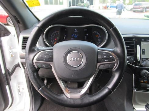 Used 2021 Jeep Grand Cherokee Laredo X image 18